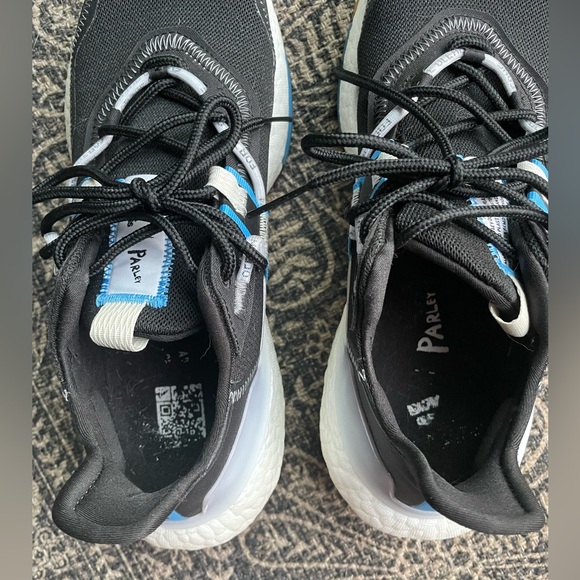 WOMEN'S ADIDAS ULTRA BOOST 22 X PARLEY Size 8.5 - Picture 3 of 8